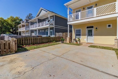 Charming 2-Story Townhouse WITH A NEW ROOF! This lovely - photo 32