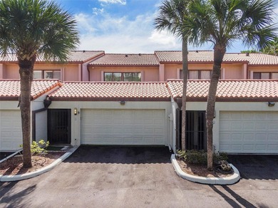 A recently remodeled 3-bed, 3.5-bath townhome w/2-car garage - photo 32