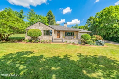 Fort Loudoun Lake Home For Sale in Knoxville Tennessee