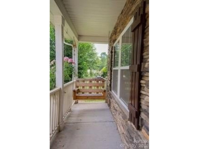MOTIVATED SELLEERS! Welcome home to this beautifully maintained - photo 2
