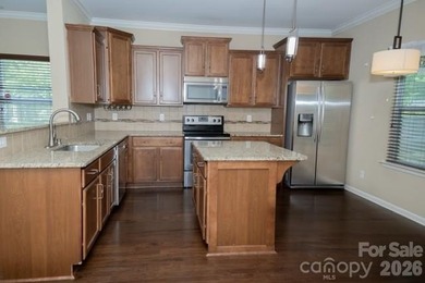 MOTIVATED SELLEERS! Welcome home to this beautifully maintained - photo 3