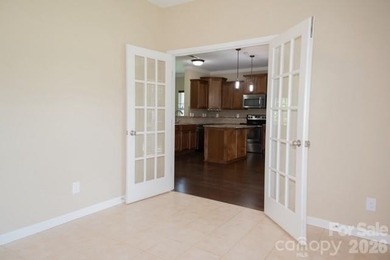 MOTIVATED SELLEERS! Welcome home to this beautifully maintained - photo 5