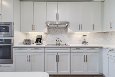 Thoughtfully designed for both comfort and functionality, the - photo 5