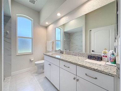 JUST REDUCED!!!This custom-built single-family residence - photo 29
