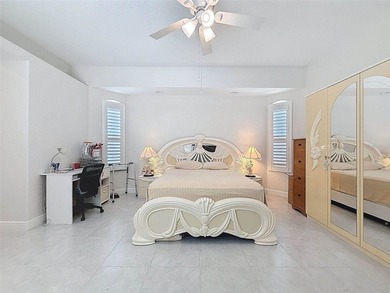 JUST REDUCED!!!This custom-built single-family residence - photo 36