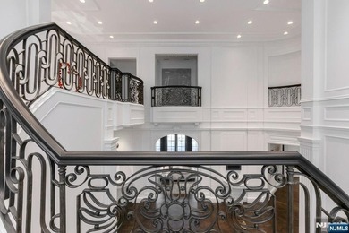 Set in one of Alpine's most prestigious enclaves just 8 miles - photo 19