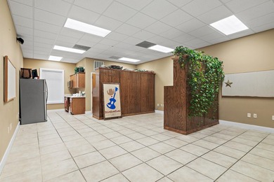Rare and sought after live/work opportunity in the heart of - photo 7