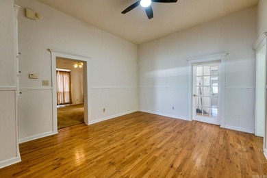 Step back in time with this enchanting 1930 Victorian-style gem - photo 16