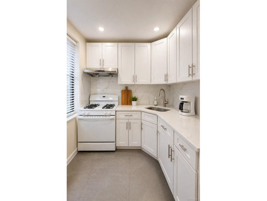 Welcome to this bright and spacious 3-bedroom, 1-bath co-op in - photo 6