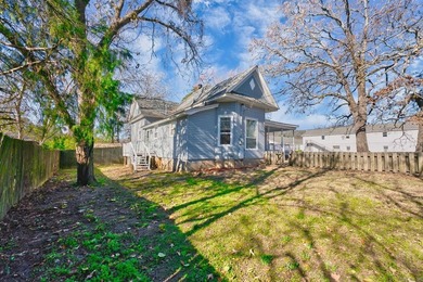Step back in time with this enchanting 1930 Victorian-style gem - photo 42