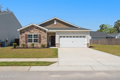 Set in Shell Point Farm, this one-story home offers the kind of - photo 3