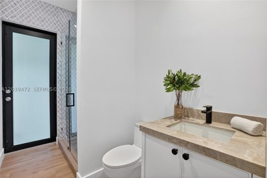 Exceptional residence perfectly situated just minutes from South - photo 17