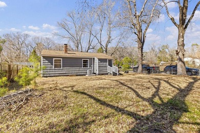 A full 2022 renovation, a big fenced yard, and a commute you can - photo 20
