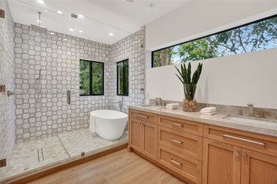 Exceptional residence perfectly situated just minutes from South - photo 21
