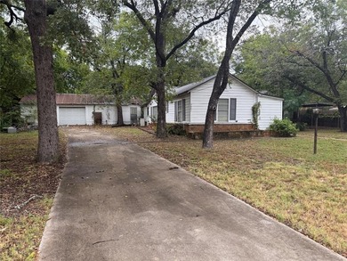 Lake Worth Home Active Under Con in Lake Worth Texas