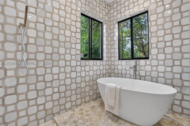 Exceptional residence perfectly situated just minutes from South - photo 22