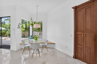 Welcome to this stunning waterfront cul-de-sac single-family - photo 26