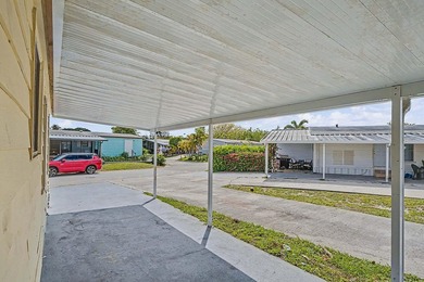 Centrally located with easy access to main roads, schools and - photo 31