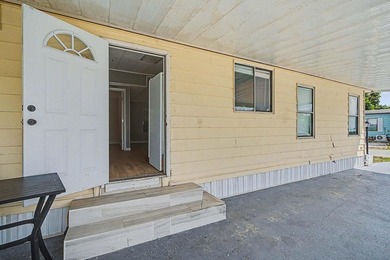 Centrally located with easy access to main roads, schools and - photo 32
