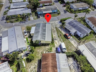 Centrally located with easy access to main roads, schools and - photo 33