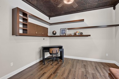 Welcome to this stunning waterfront cul-de-sac single-family - photo 36