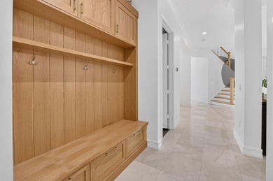 Welcome to this stunning waterfront cul-de-sac single-family - photo 37