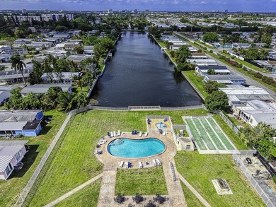 Centrally located with easy access to main roads, schools and - photo 44