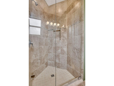 Welcome to this stunning waterfront cul-de-sac single-family - photo 45