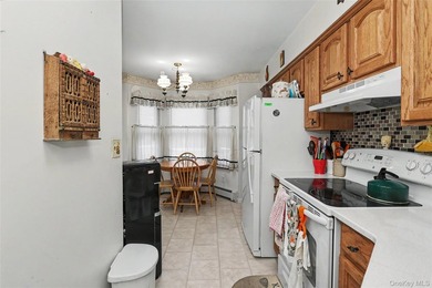 Welcome to this well-located 2-bedroom, 1.5 bath condo offering - photo 8