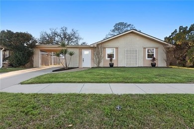 Lake Pontchartrain Home For Sale in New Orleans Louisiana