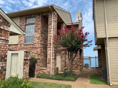 Lake Lewisville Condo Sale Pending in Lewisville Texas