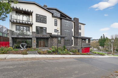 (private lake, pond, coastal) Condo For Sale in Lakeoswego Oregon