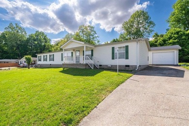 This thoughtfully configured 2128 sq ft home offers 4 bedrooms - photo 1