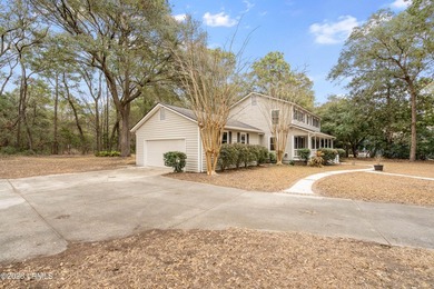 Welcome to 11 Redwood Lane on desirable Lady's Island! Situated - photo 4