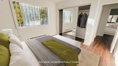 Delightful first floor 2 BD/1 BA END UNIT condo in Alameda's - photo 11