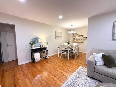 Totally Renovated Clearview One Bedroom (Lower Level, Square - photo 3