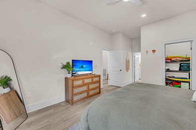 Resale unit. Lightly used as a second home and impeccably - photo 15