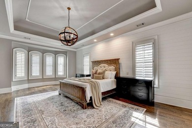 Welcome to this exquisite 5 BED / 6.5 BATH LUXURY ESTATE, with - photo 32