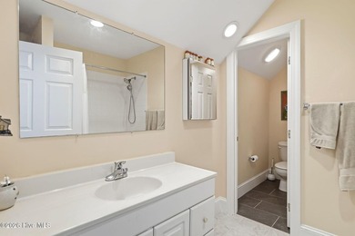 Welcome Home! This beautiful solid brick custom home in - photo 40