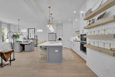 LUXURY, LIFESTYLE, VALUE! Welcome to an extraordinary - photo 2