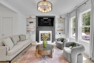 LUXURY, LIFESTYLE, VALUE! Welcome to an extraordinary - photo 4
