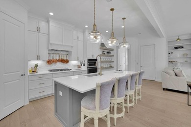 LUXURY, LIFESTYLE, VALUE! Welcome to an extraordinary - photo 10