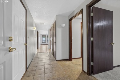 Rare single-level home in Whipple Creek II offering 1,793 sq ft - photo 3