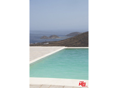 In the eastern part of Mykonos island, above the beach of Lia - photo 5