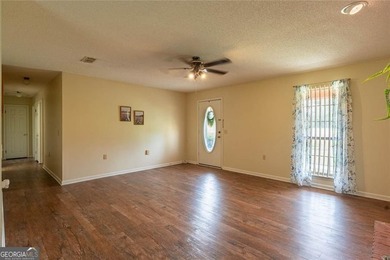 Welcome home to 133 English St, where pristine condition meets - photo 4