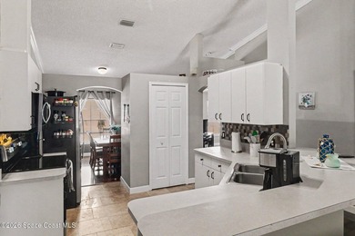 Welcome home to this beautifully maintained 3-bedroom, 2-bath - photo 11