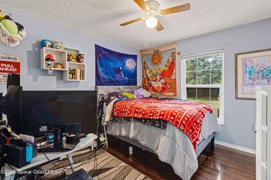 Welcome home to this beautifully maintained 3-bedroom, 2-bath - photo 17