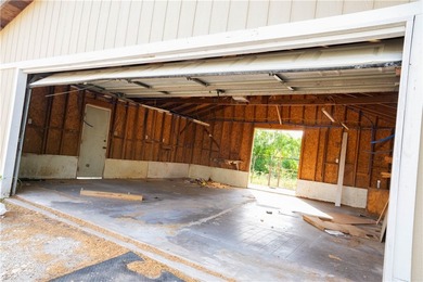 Welcome to your South Texas retreat! This spacious 3-bedroom - photo 18