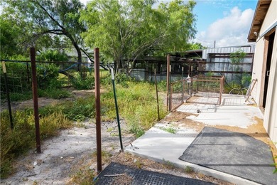 Welcome to your South Texas retreat! This spacious 3-bedroom - photo 20
