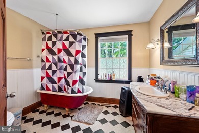 Welcome to 2241 Spruce St, a charming 1925 Craftsman Colonial - photo 20